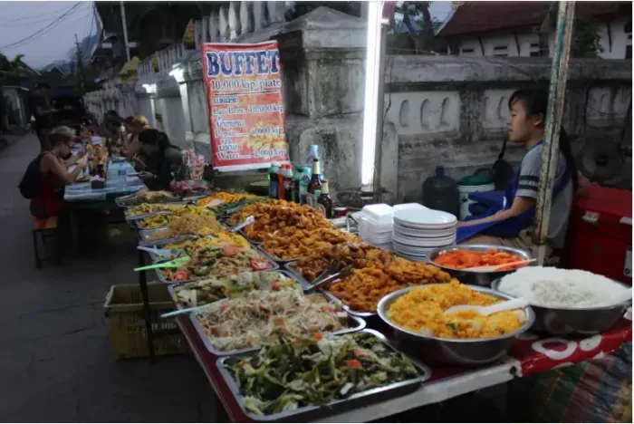https://api.holicay.com/uploads/medium_2c0f205e-webp-street food.webp